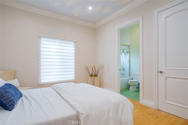 Bathroom, Bedroom, Interior, Recessed Lighting, Wood Texture Flooring