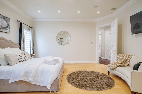 Bedroom, Interior, Recessed Lighting, Wood Texture Flooring
