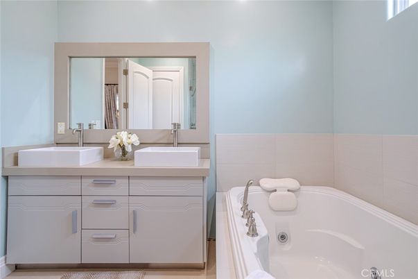 Bathroom, Dual Sink Vanities, Interior