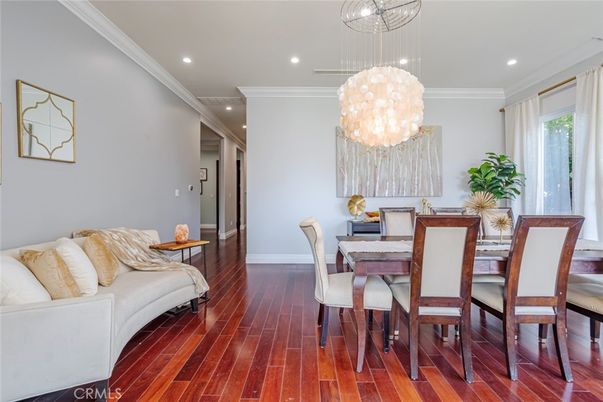 Chandelier, Dining room, Interior, Pendant Lights, Recessed Lighting, Wood Texture Flooring