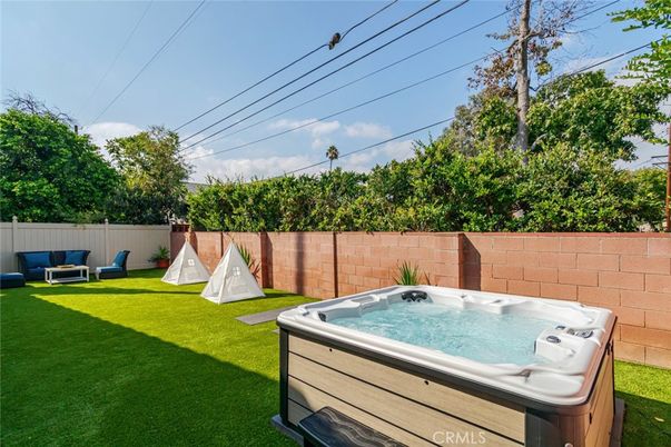 Backyard, Exterior, Hot Tub