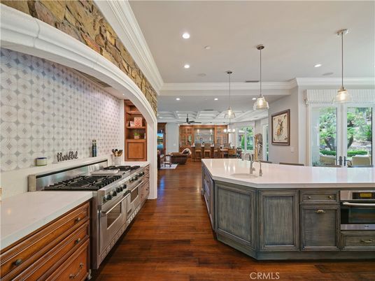 Dining room, Interior, Kitchen, Living room, Pendant Lights, Recessed Lighting, Stainless Steel Appliances, Wood Texture Flooring