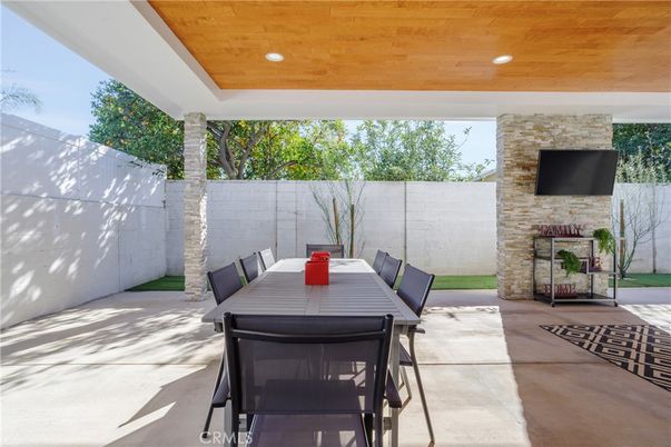 Exterior, Fireplace