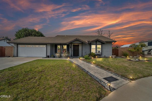 Attached, Exterior, Facade, Ranch