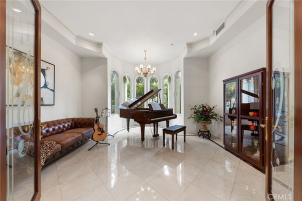 Chandelier, Interior, Piano, Recessed Lighting