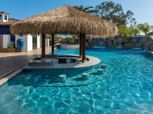 Exterior, Pool