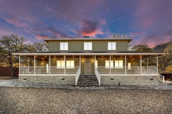 Backyard, Exterior, Facade, Modern