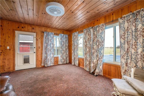 Empty room, Interior, Wooden Ceilings, Wooden Walls