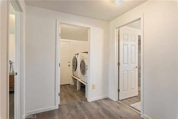 Interior, Utility Closets, Washer, Wood Texture Flooring