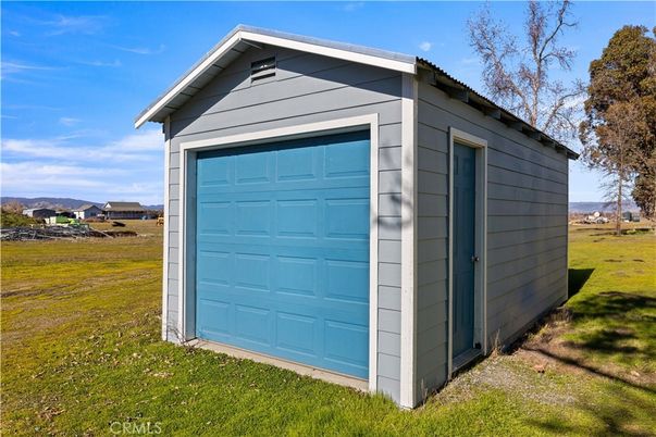 Detached Garage, Exterior