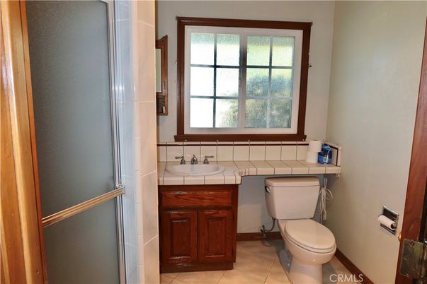 Bathroom, Interior, Tile Countertops