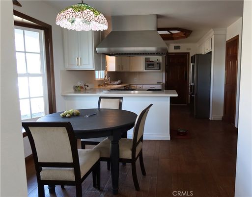 Dining room, Interior, Kitchen, Stainless Steel Appliances, Wood Texture Flooring