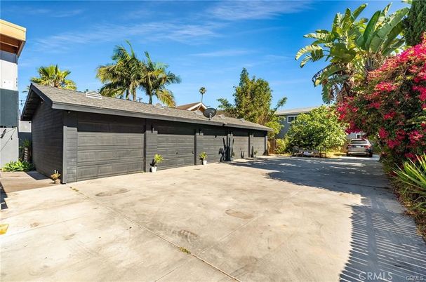 Detached Garage, Exterior