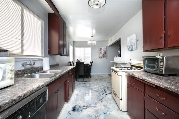 Chandelier, Dining room, Interior, Kitchen, Marble