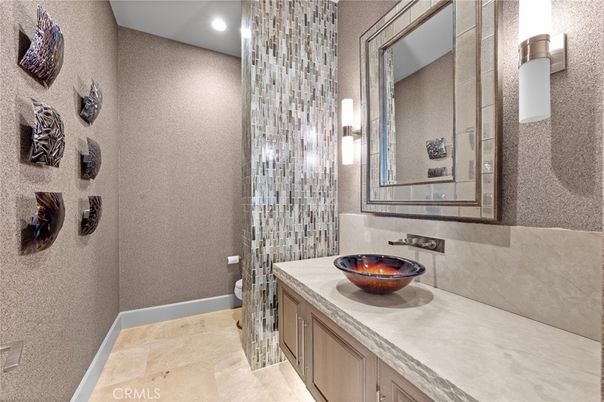 Bathroom, Interior, Recessed Lighting