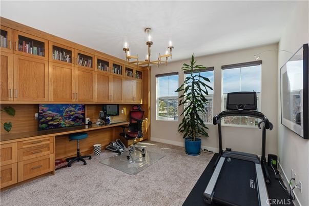 Chandelier, Fitness Equipment, Home Office, Interior