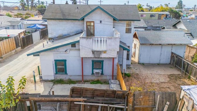 Exterior, Drone