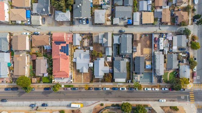 Exterior, Drone