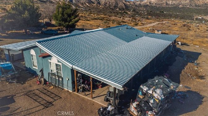 Exterior, Drone