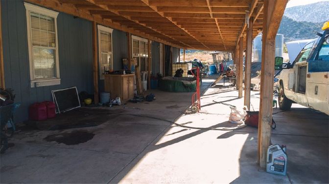 Exterior, Wooden Beams