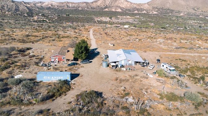 Exterior, Drone