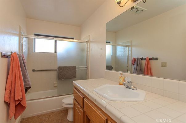 Bathroom, Interior, Tile Countertops