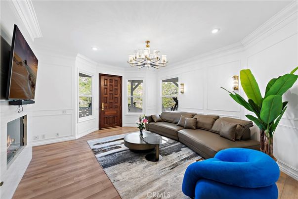Chandelier, Fireplace, Interior, Living room, Recessed Lighting, Wood Texture Flooring