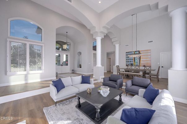 Dining room, Interior, Living room, Pendant Lights, Recessed Lighting, Wood Texture Flooring