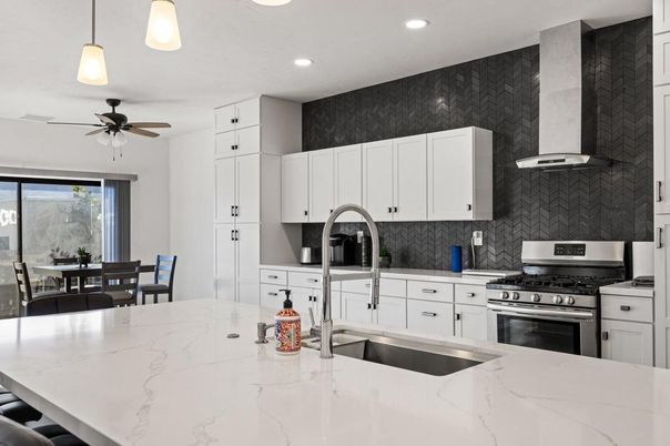 Dining room, Interior, Kitchen, Pendant Lights, Recessed Lighting, Stainless Steel Appliances