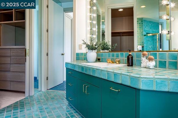 Bathroom, Interior, Recessed Lighting, Tile Countertops