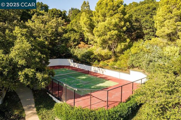 Exterior, Tennis Courts