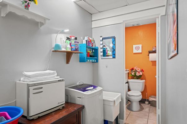 Bathroom, Interior, Recessed Lighting, Washer