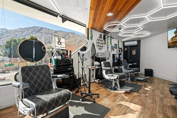 Fitness Equipment, Interior, Recessed Lighting, Wood Texture Flooring