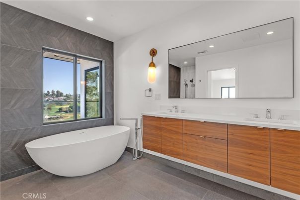 Bathroom, Dual Sink Vanities, Free Standing Baths, Interior, Recessed Lighting