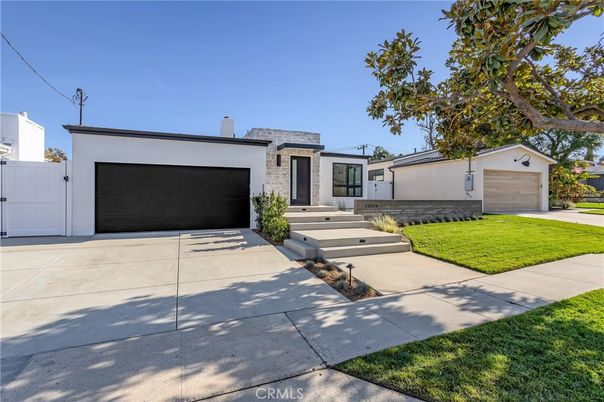 Attached, Detached Garage, Exterior, Facade, Modern