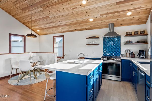 Dining room, Interior, Kitchen, Pendant Lights, Recessed Lighting, Stainless Steel Appliances, Wooden Ceilings, Wood Texture Flooring