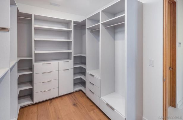 Interior, Walk-in Closets, Wood Texture Flooring