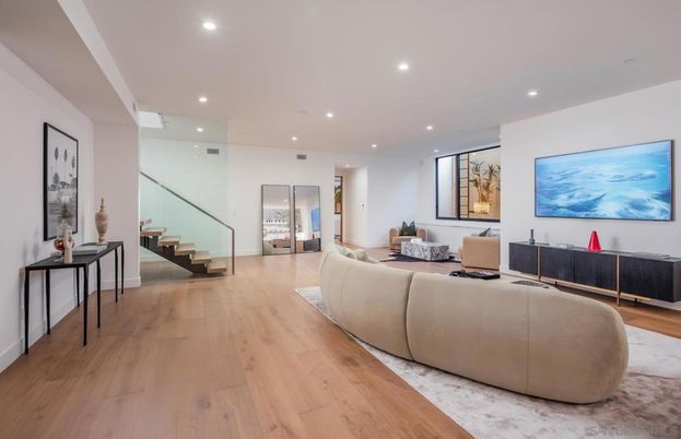 Interior, Living room, Recessed Lighting, Wood Texture Flooring