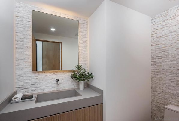 Bathroom, Interior, Recessed Lighting