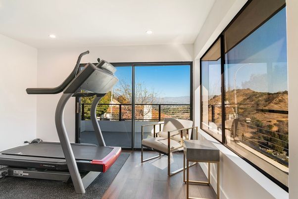 Fitness Equipment, Interior, Recessed Lighting, Wood Texture Flooring