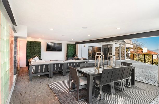 Dining room, Interior, Recessed Lighting