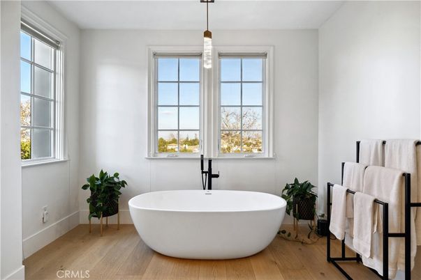 Bathroom, Free Standing Baths, Interior, Pendant Lights, Wood Texture Flooring