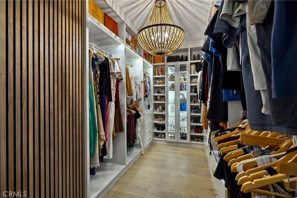 Interior, Pendant Lights, Walk-in Closets, Wood Texture Flooring