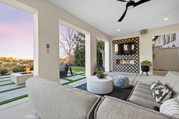 Fireplace, Interior, Living room, Recessed Lighting