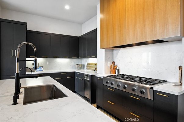 Interior, Pendant Lights, Recessed Lighting, Wood Texture Flooring