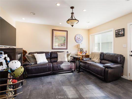 Interior, Living room, Pendant Lights, Recessed Lighting