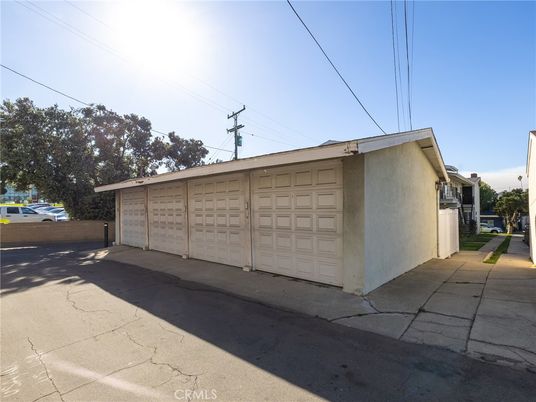 Detached Garage, Exterior