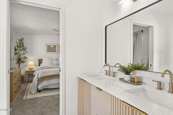 Bathroom, Bedroom, Dual Sink Vanities, Interior