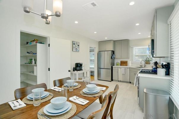 Dining room, Interior, Kitchen, Recessed Lighting, Wood Texture Flooring