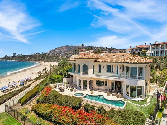 Exterior, Facade, Pool, Water, Mediterranean